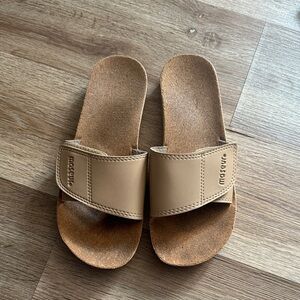 Maseur sandals